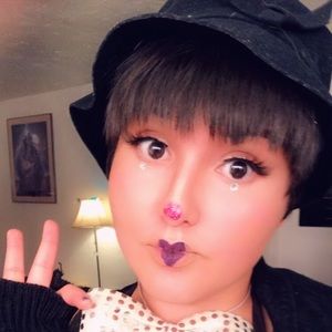 Meet your Posher, Daniella